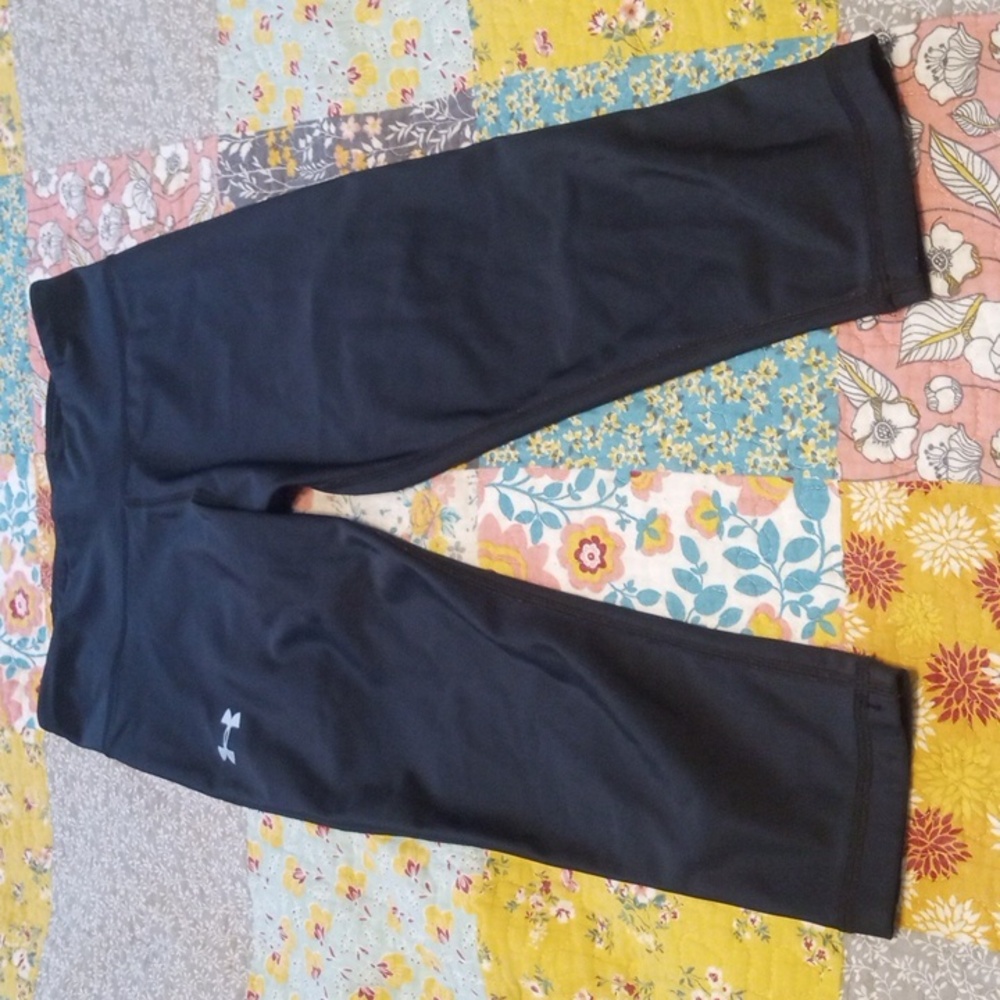 Under Armour compression heat gear capris